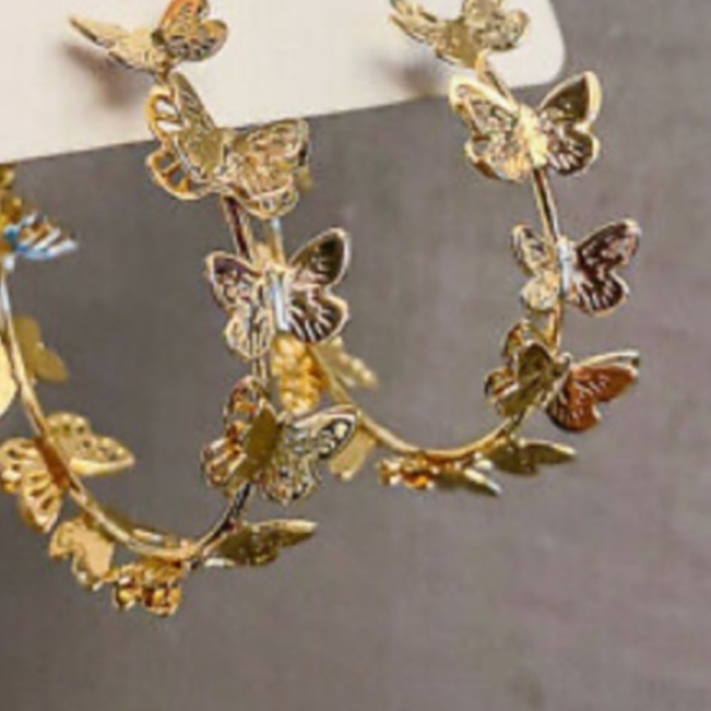 New 18k gold plated butterflies hoop earrings - Picture 3 of 4